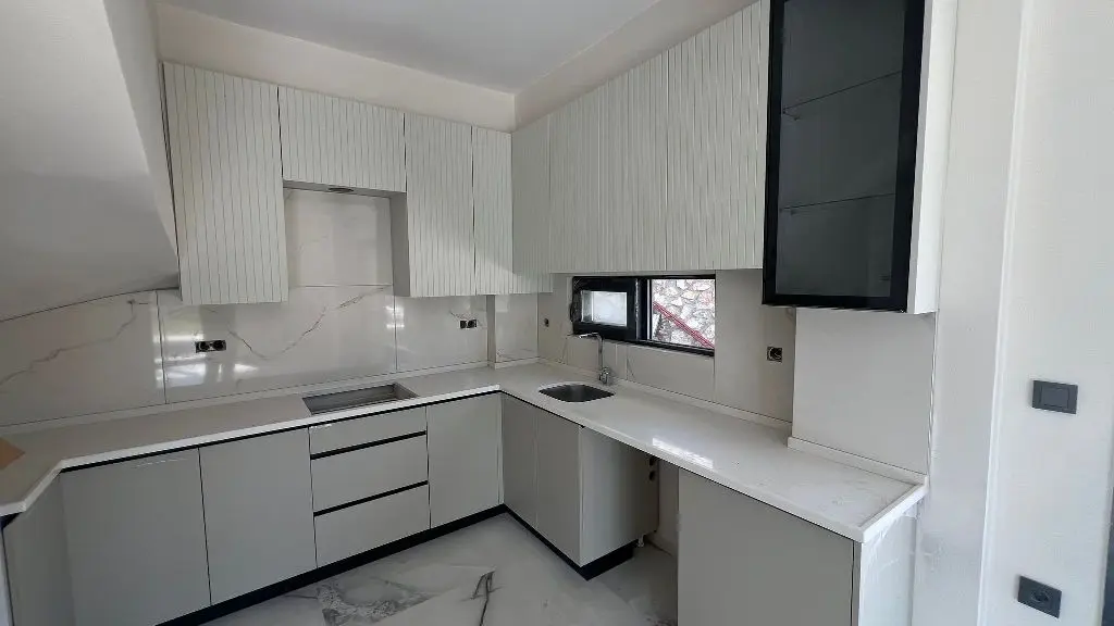 Fitted kitchen
